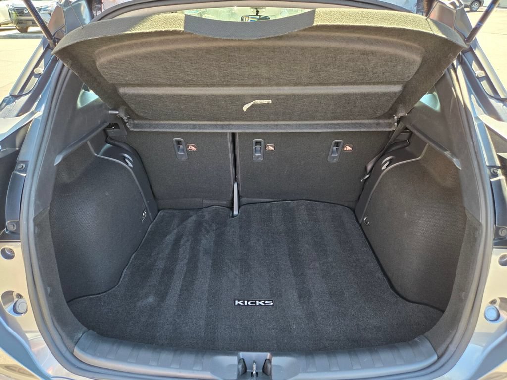 Certified 2021 Nissan Kicks S FWD image 17