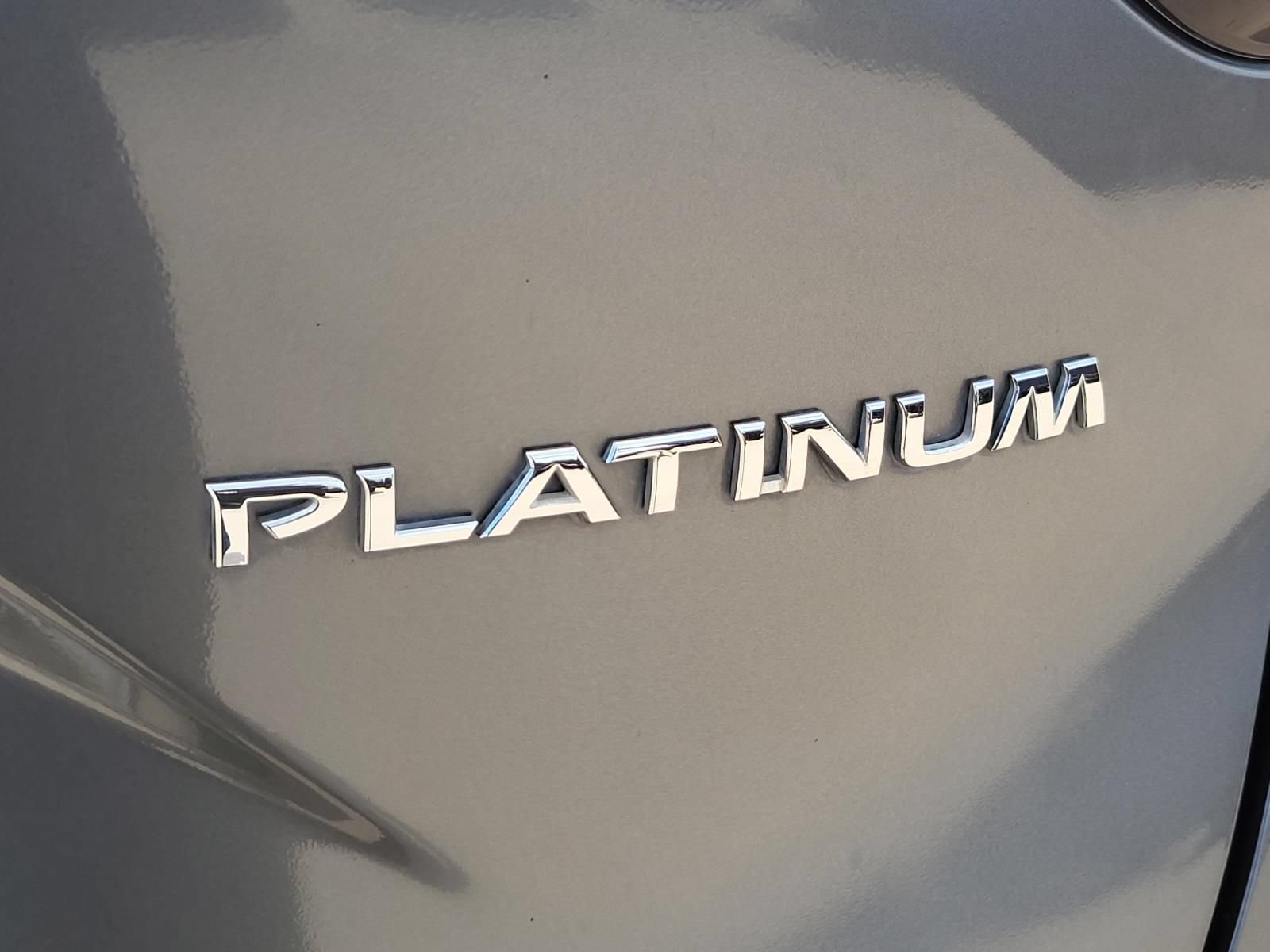 Certified 2017 Nissan Murano Platinum w/ Platinum Technology Package FWD image 11