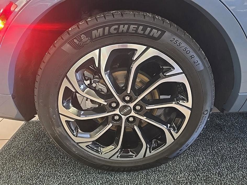 Used 2025 Lincoln Nautilus Reserve image 44