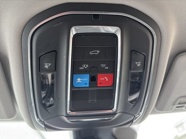 Used 2021 Jeep Grand Cherokee L Limited AWD/4WD image 13
