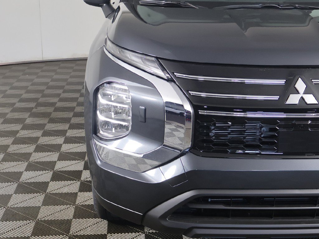 New 2026 Mitsubishi Outlander ES AWD/4WD image 12