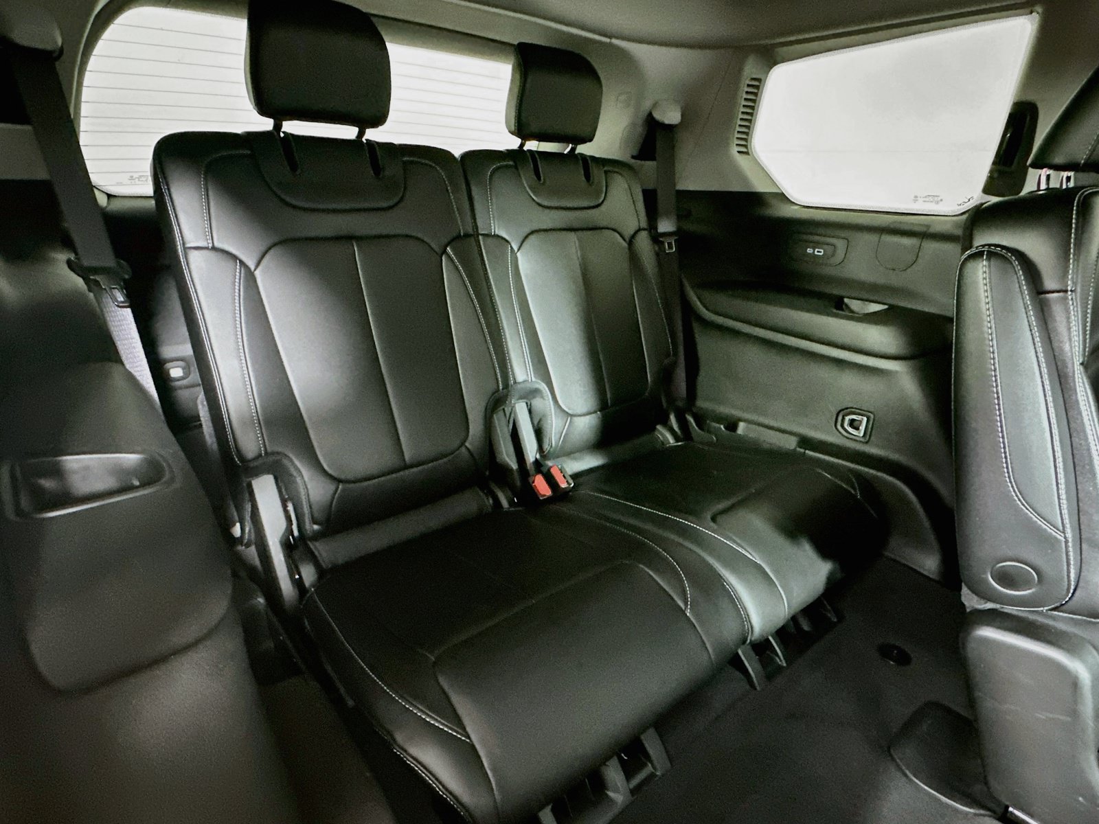 Used 2023 Jeep Grand Cherokee L Limited RWD image 27