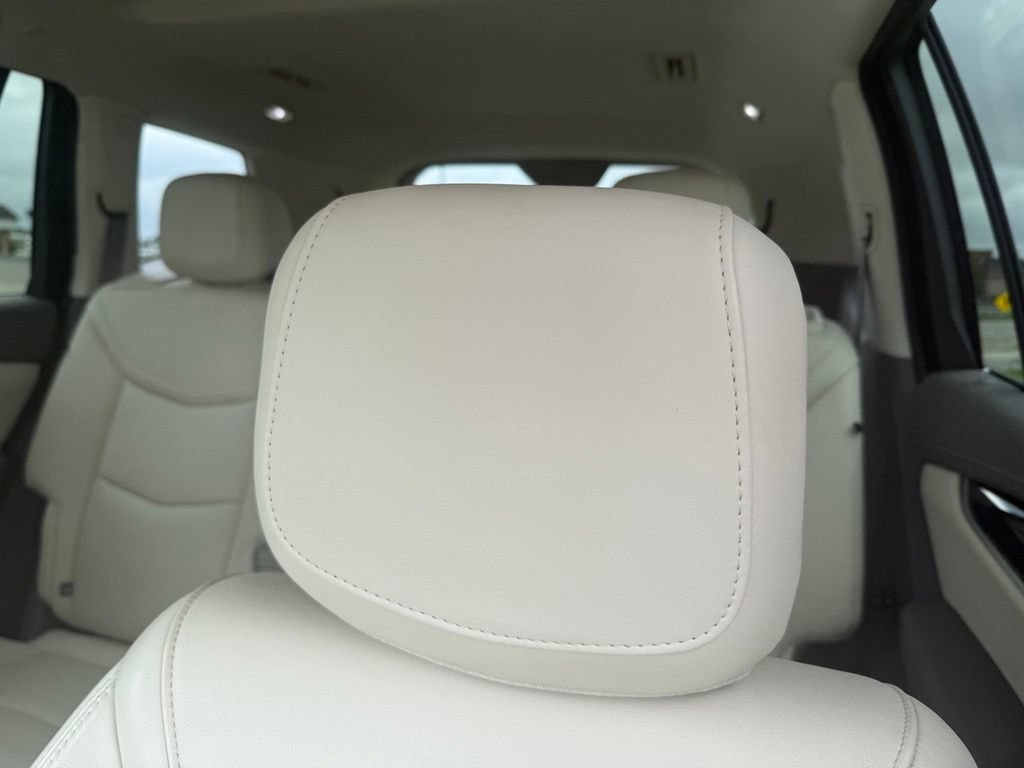 Certified 2024 Cadillac XT6 Premium Luxury w/ LPO, Floor Liner Package AWD/4WD image 28