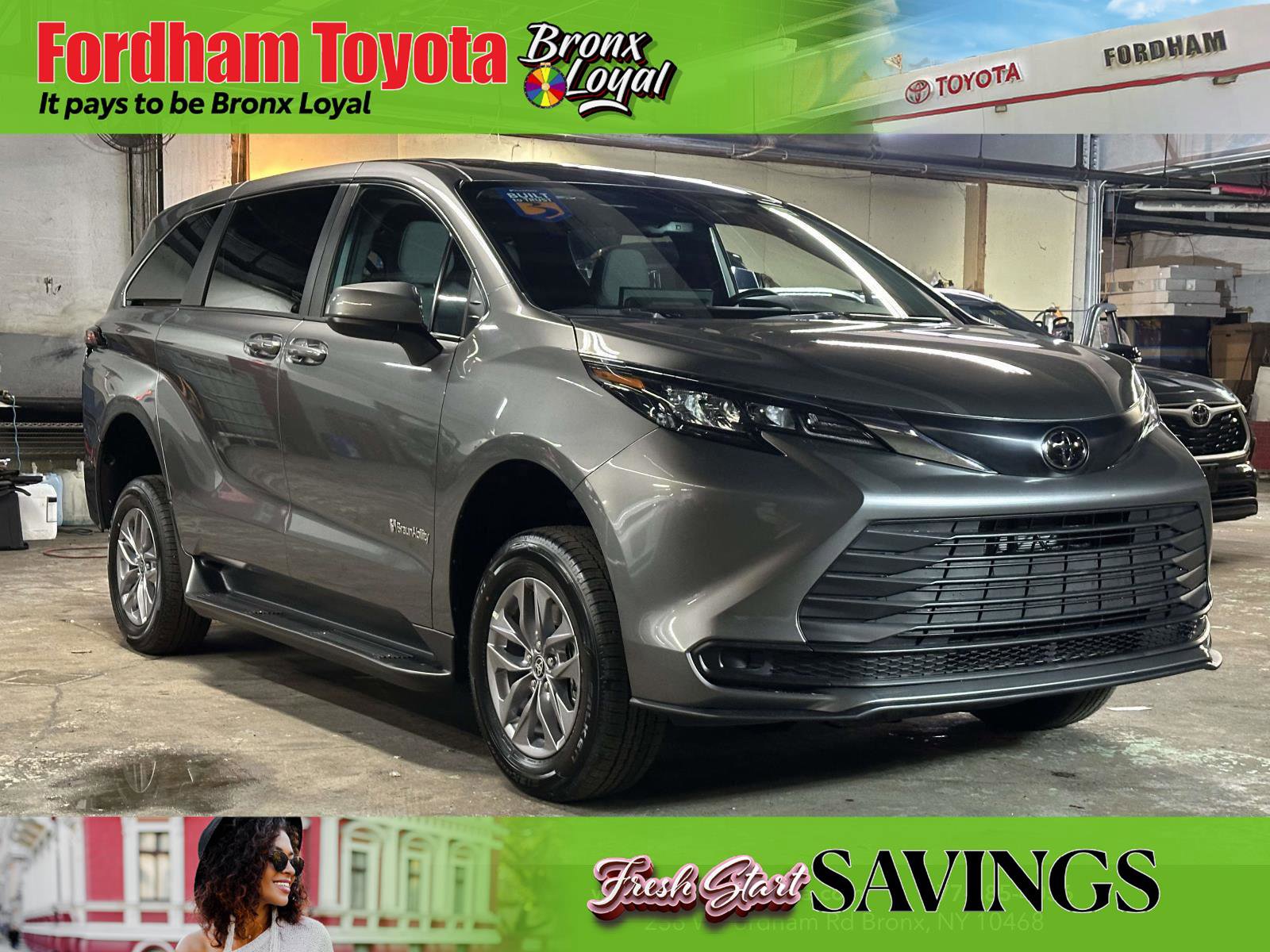 Used 2026 Toyota Sienna LE image 1