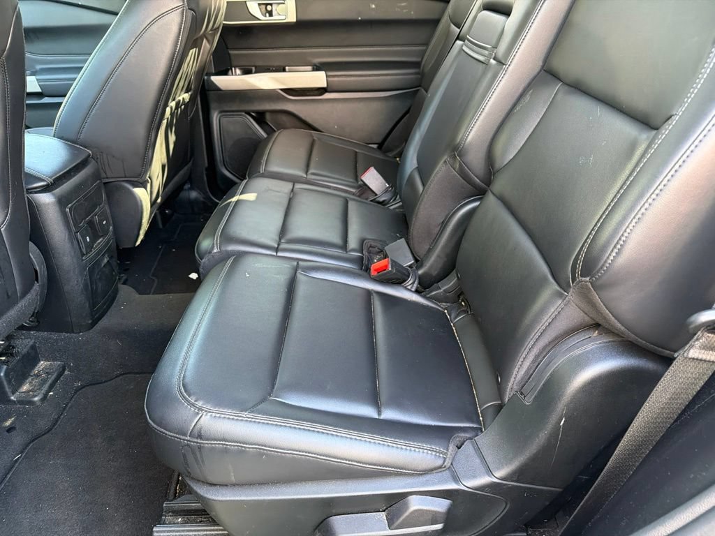 Used 2023 Ford Explorer XLT w/ Equipment Group 202A AWD/4WD image 8