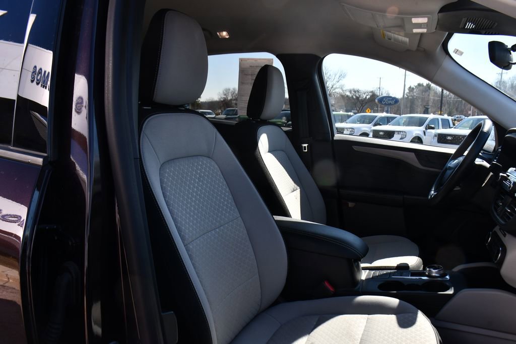 Used 2023 Ford Escape Active image 16