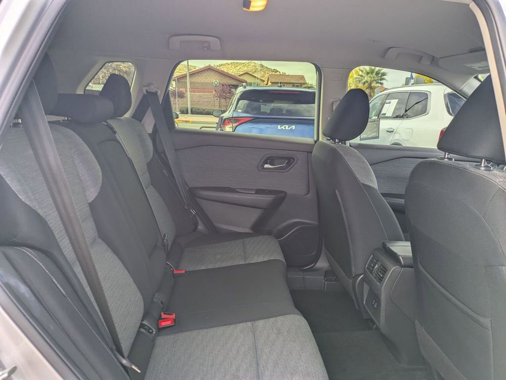 Used 2023 Nissan Rogue SV FWD image 29