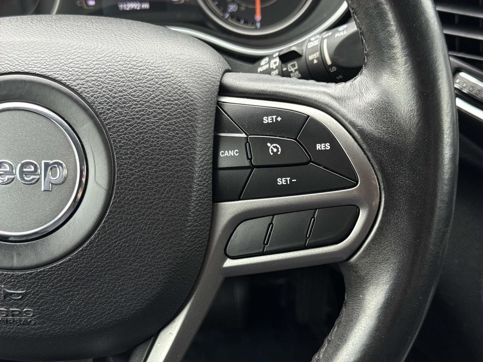 Used 2019 Jeep Cherokee Latitude Plus image 14