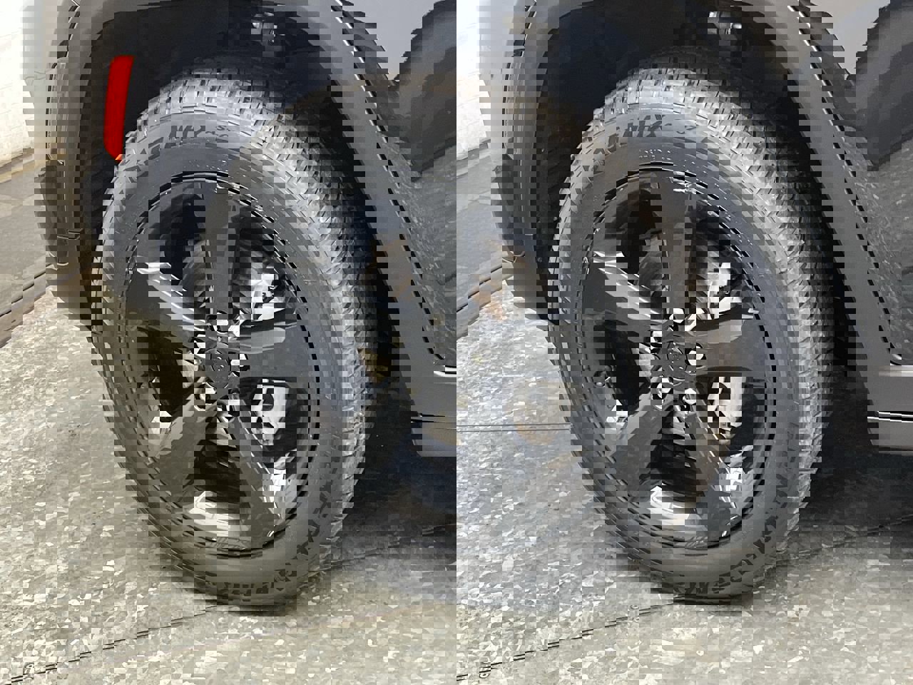 Used 2022 Jeep Grand Cherokee Altitude image 32