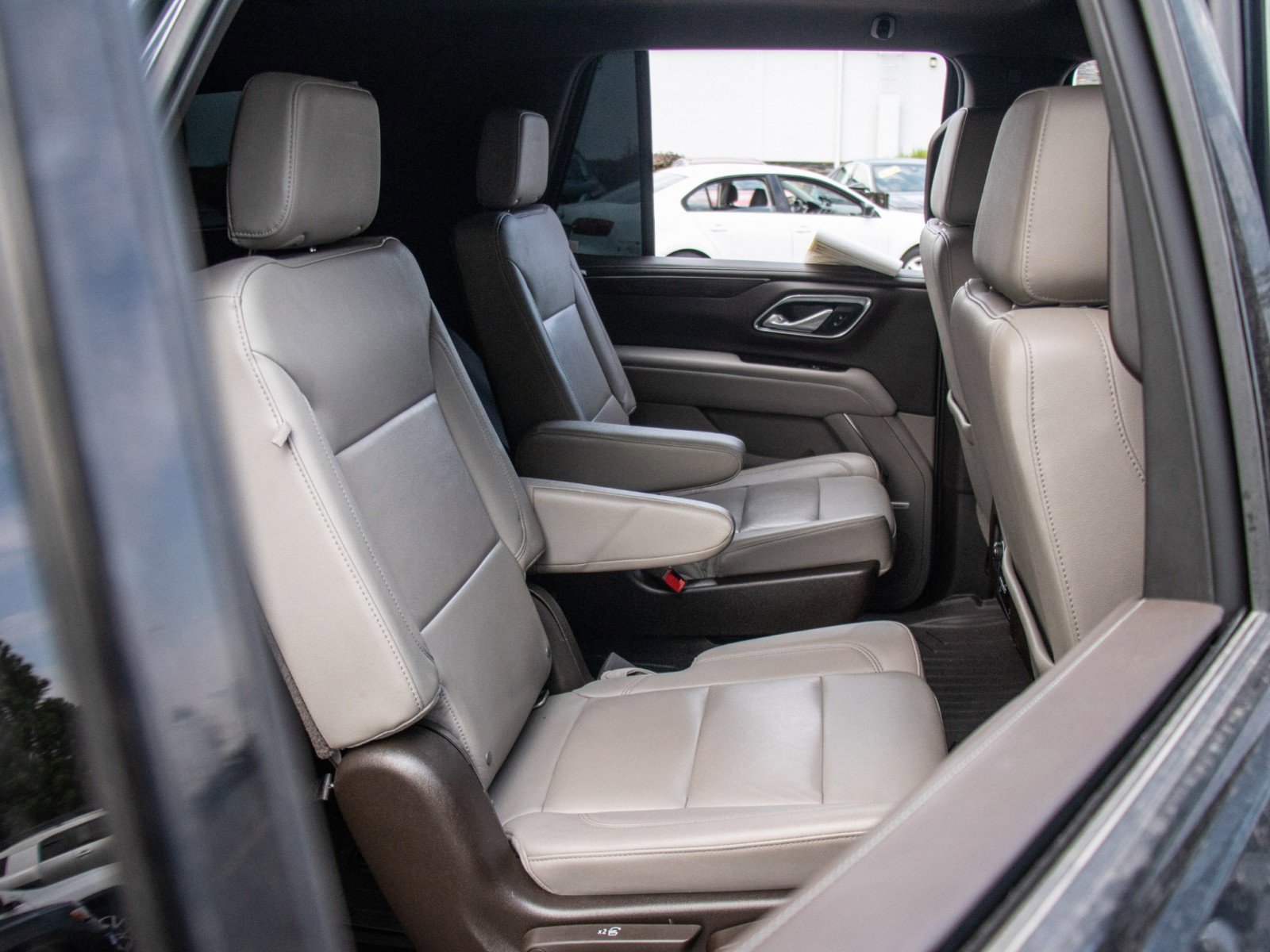 Used 2021 Chevrolet Tahoe Z71 w/ Z71 Off-Road Package image 23