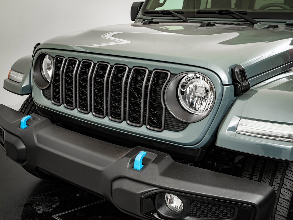 Used 2024 Jeep Wrangler Unlimited w/ Convenience Group image 3