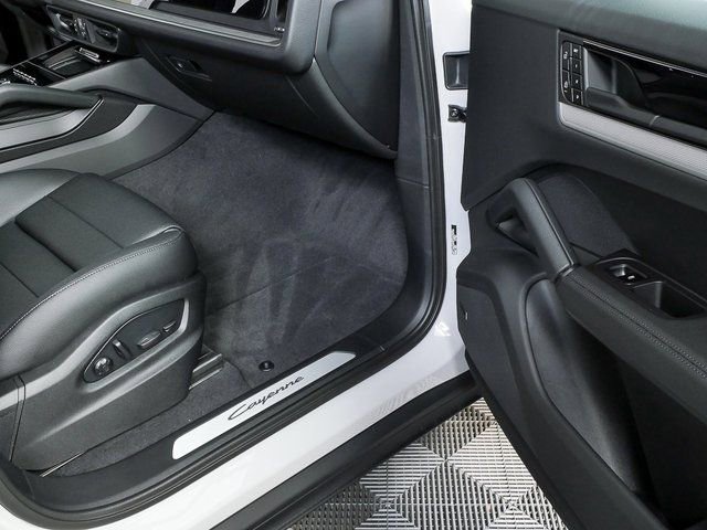 New 2026 Porsche Cayenne image 24