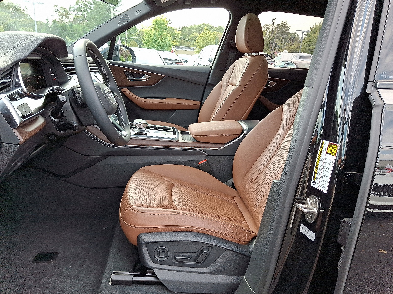 Used 2025 Audi Q7 3.0T Premium Plus w/ Premium Plus Package image 14