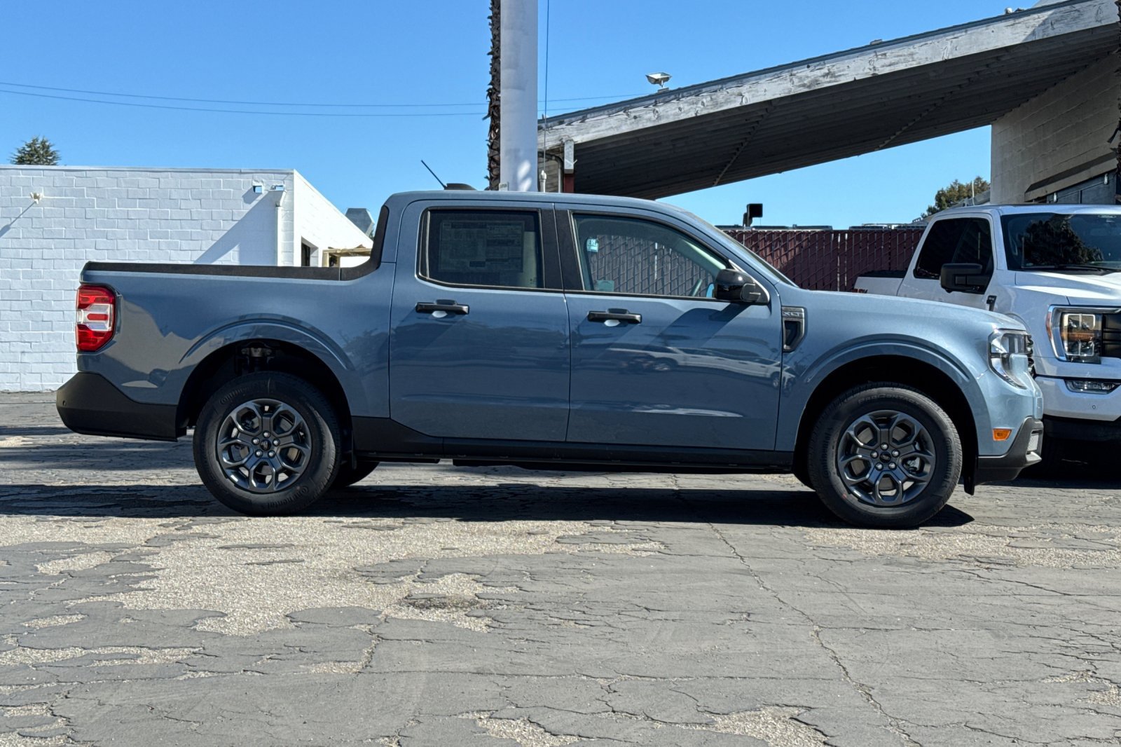 New 2026 Ford Maverick XLT w/ XLT Luxury Package FWD image 2