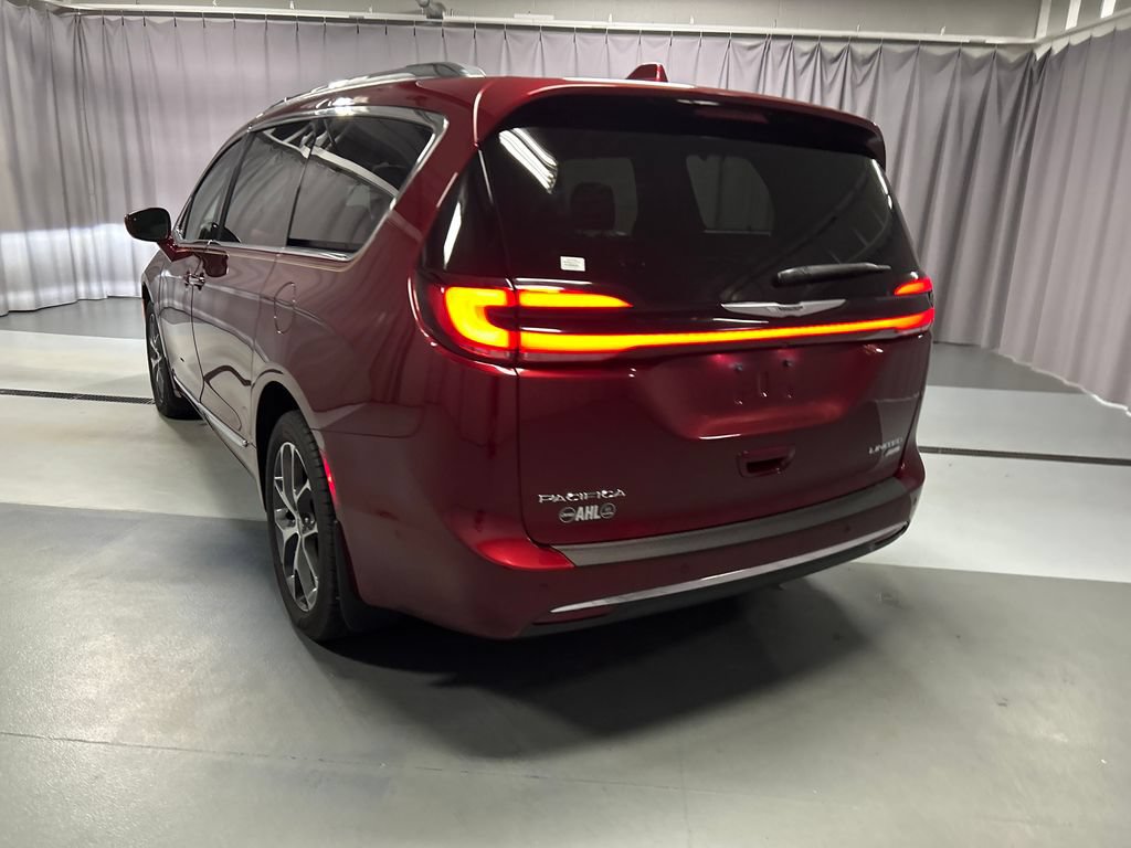 Used 2021 Chrysler Pacifica Limited w/ Premium & Safety Sphere Group AWD/4WD image 5