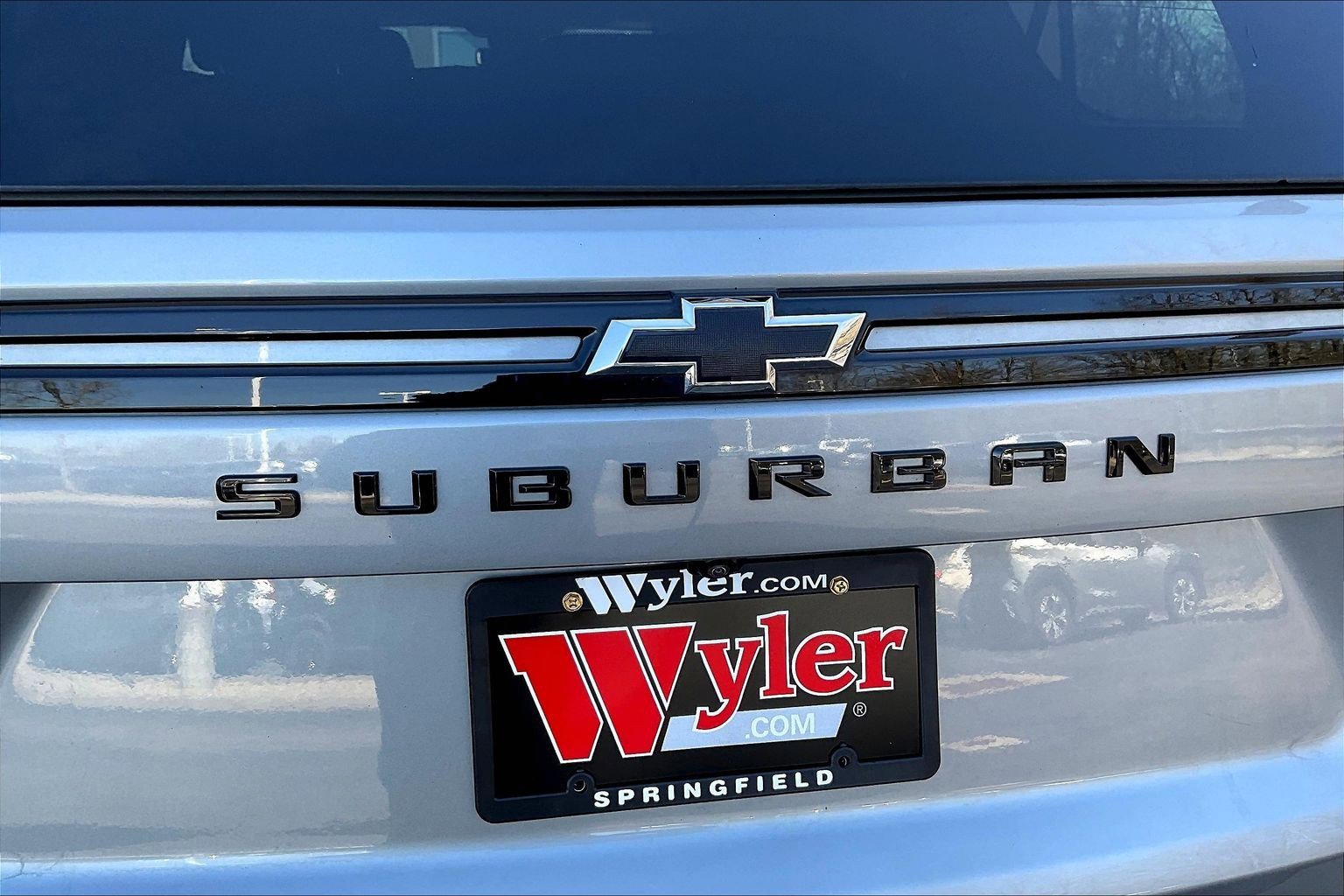 Used 2023 Chevrolet Suburban Z71 w/ Luxury Package image 24