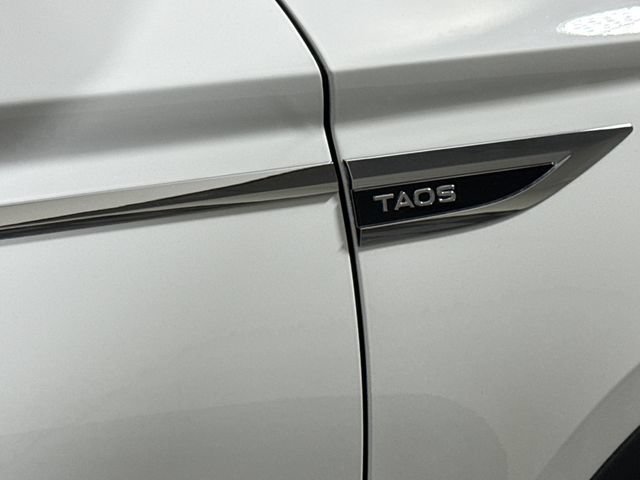 Used 2023 Volkswagen Taos SE w/ Panoramic Sunroof Package AWD/4WD image 18