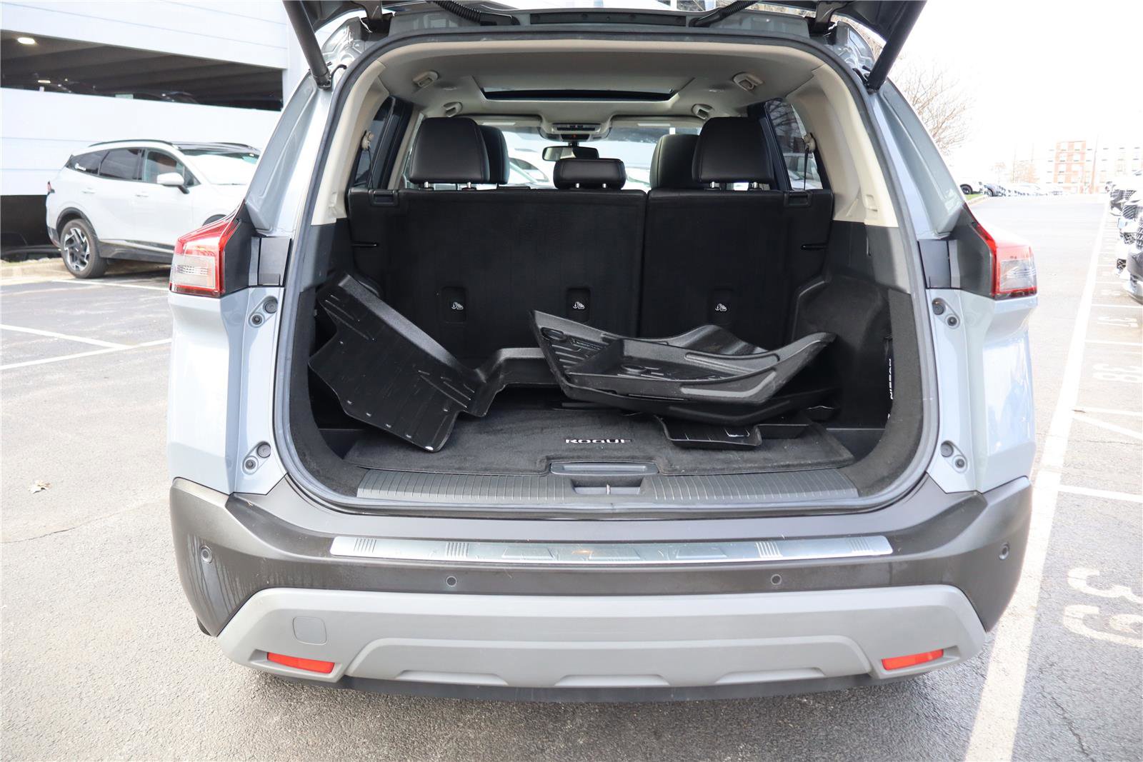 Used 2021 Nissan Rogue SL w/ Premium Package image 5