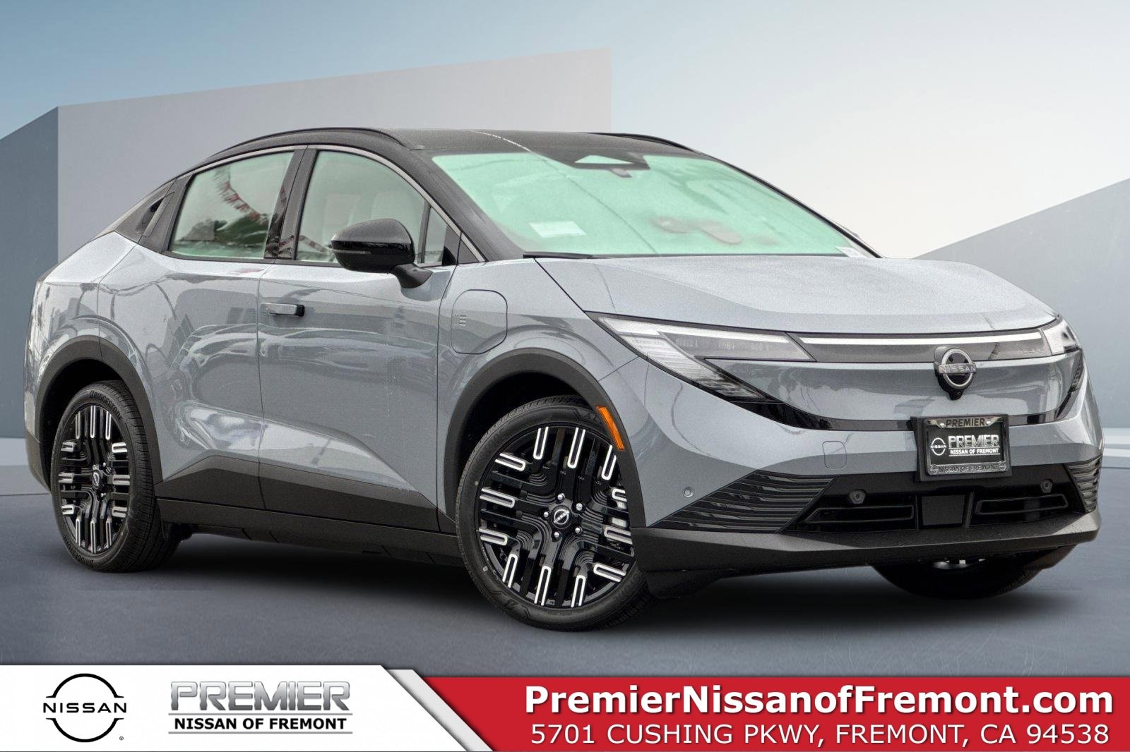 New 2026 Nissan Leaf Platinum+ w/ Cargo Package (Platinum+)