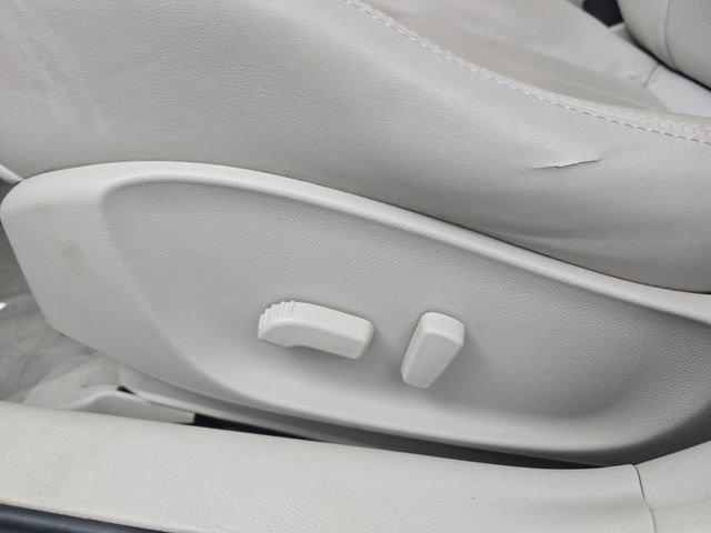 Used 2015 INFINITI Q40 w/ Moonroof Package image 26