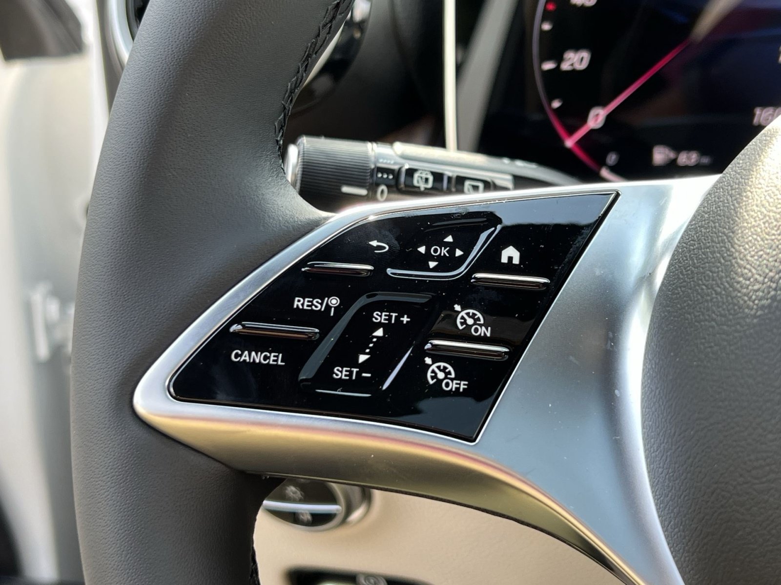 New 2026 Mercedes-Benz GLC 300 4MATIC image 36