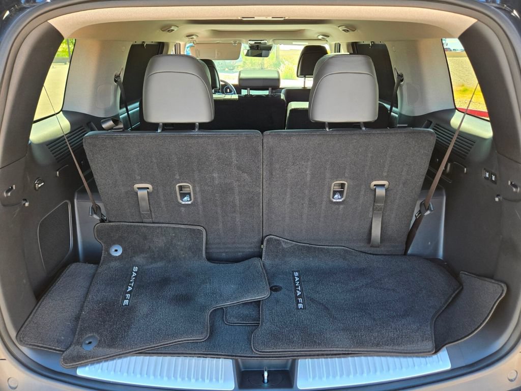 Used 2025 Hyundai Santa Fe Limited FWD image 11