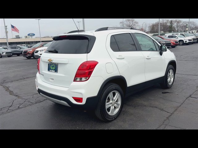 Certified 2022 Chevrolet Trax LT w/ LT Convenience Package image 8