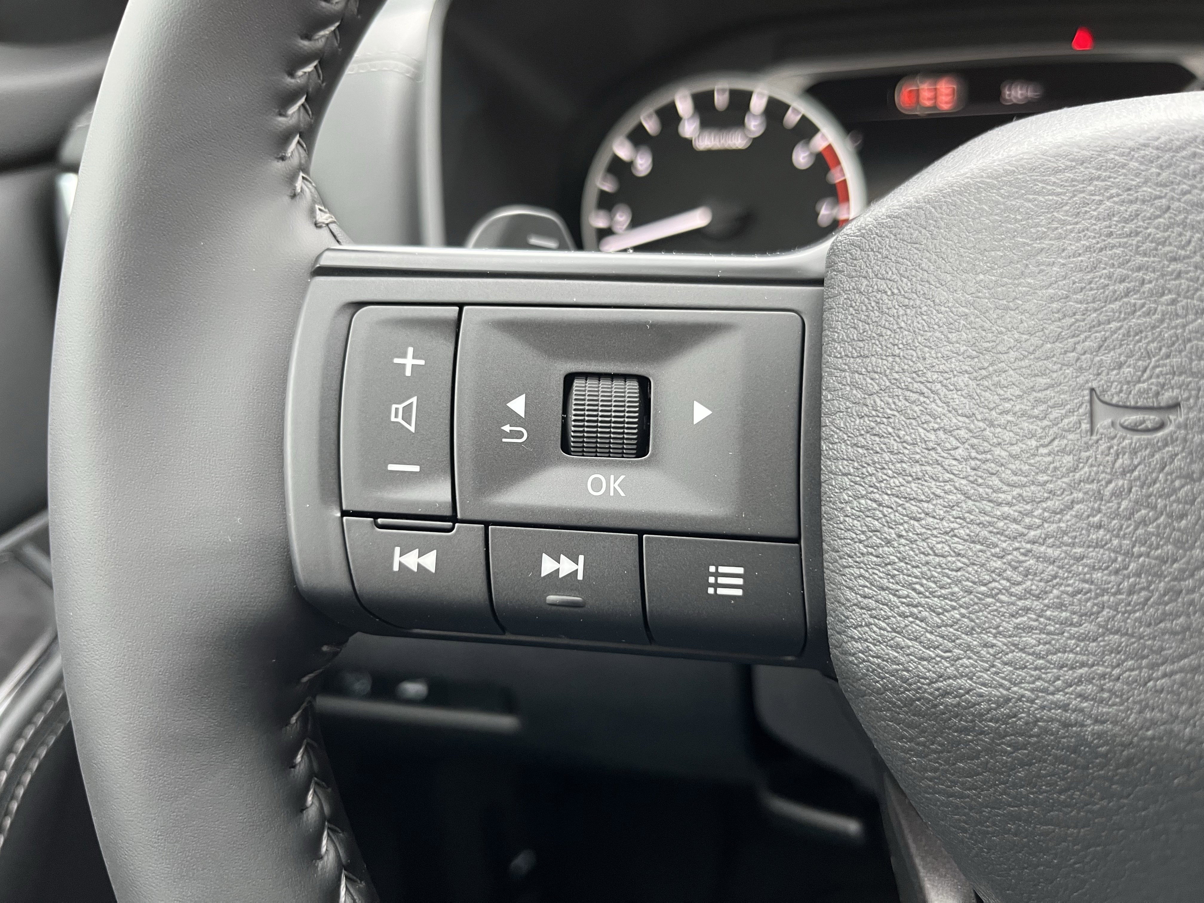 New 2026 Nissan Rogue SV AWD/4WD image 22
