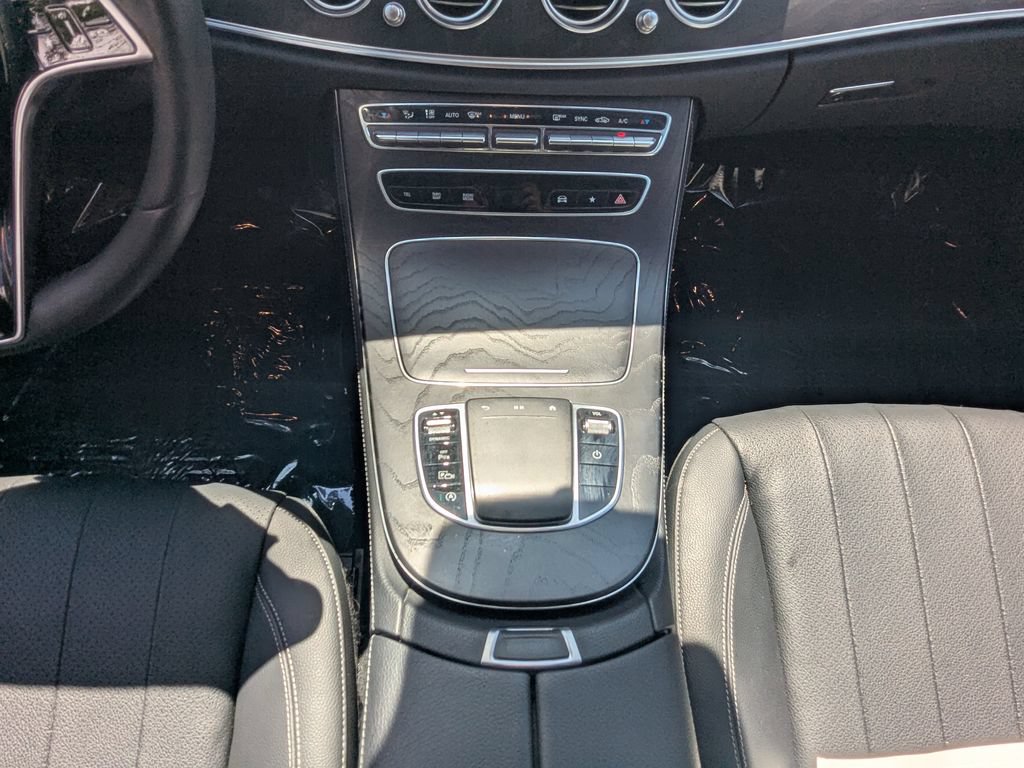 Used 2023 Mercedes-Benz E 350 4MATIC Sedan image 6