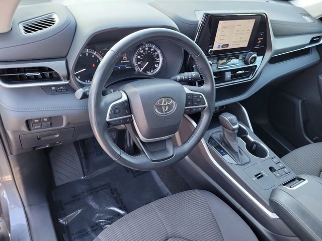 Used 2023 Toyota Highlander LE image 21