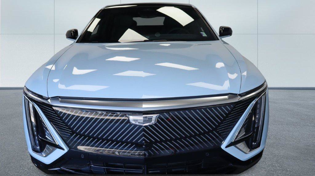 Certified 2024 Cadillac Lyriq Luxury AWD/4WD image 13
