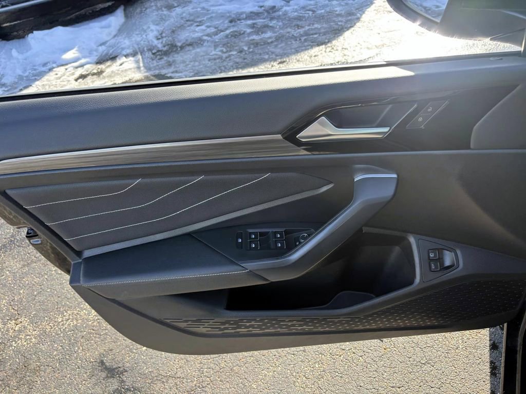 Used 2022 Volkswagen Jetta SEL image 11