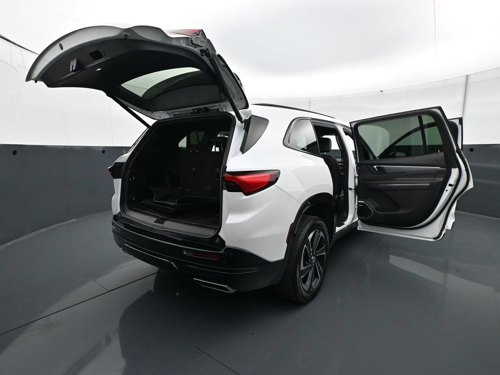 Used 2025 Buick Enclave Sport Touring w/ Power Package AWD/4WD image 43