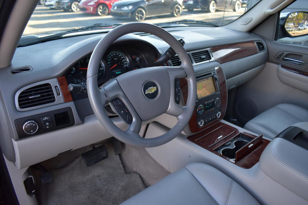 Used 2009 Chevrolet Avalanche LTZ image 9