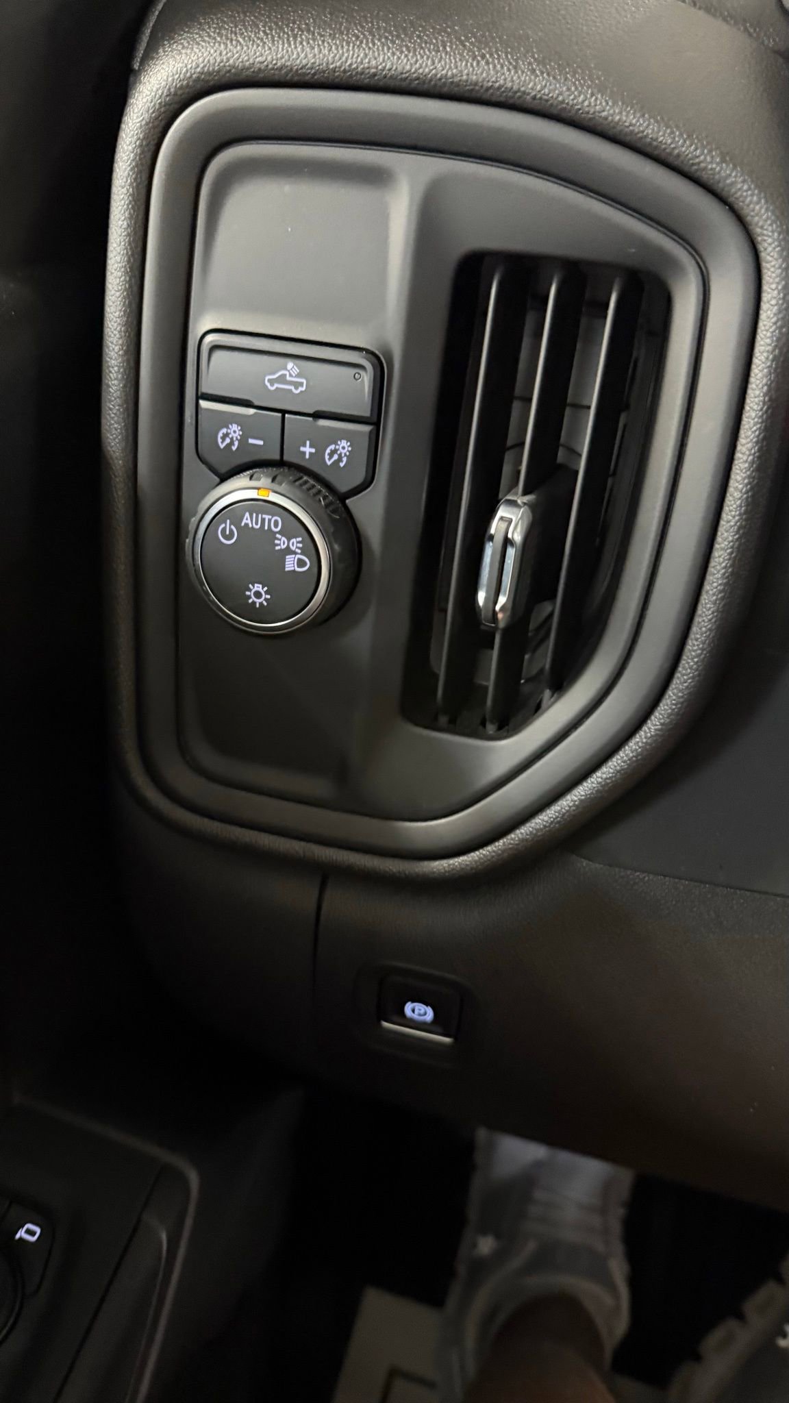 Used 2024 Chevrolet Silverado 1500 W/T w/ WT Fleet Convenience Package image 25