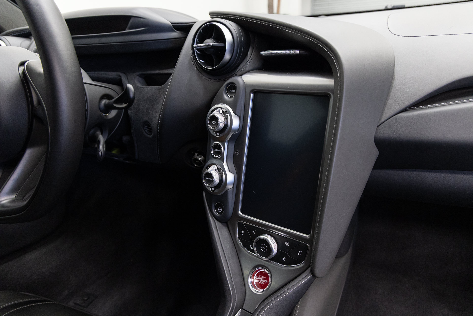 Used 2019 McLaren 720S Luxury RWD image 18