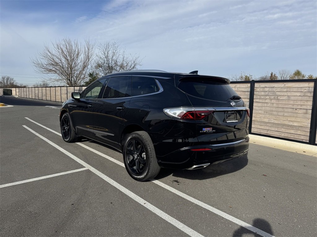 Used 2023 Buick Enclave Essence w/ Experience Buick Package image 3