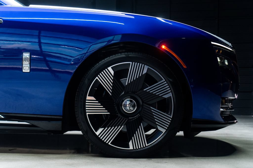 Used 2024 Rolls-Royce Spectre w/ Spectre Launch Package AWD/4WD image 12