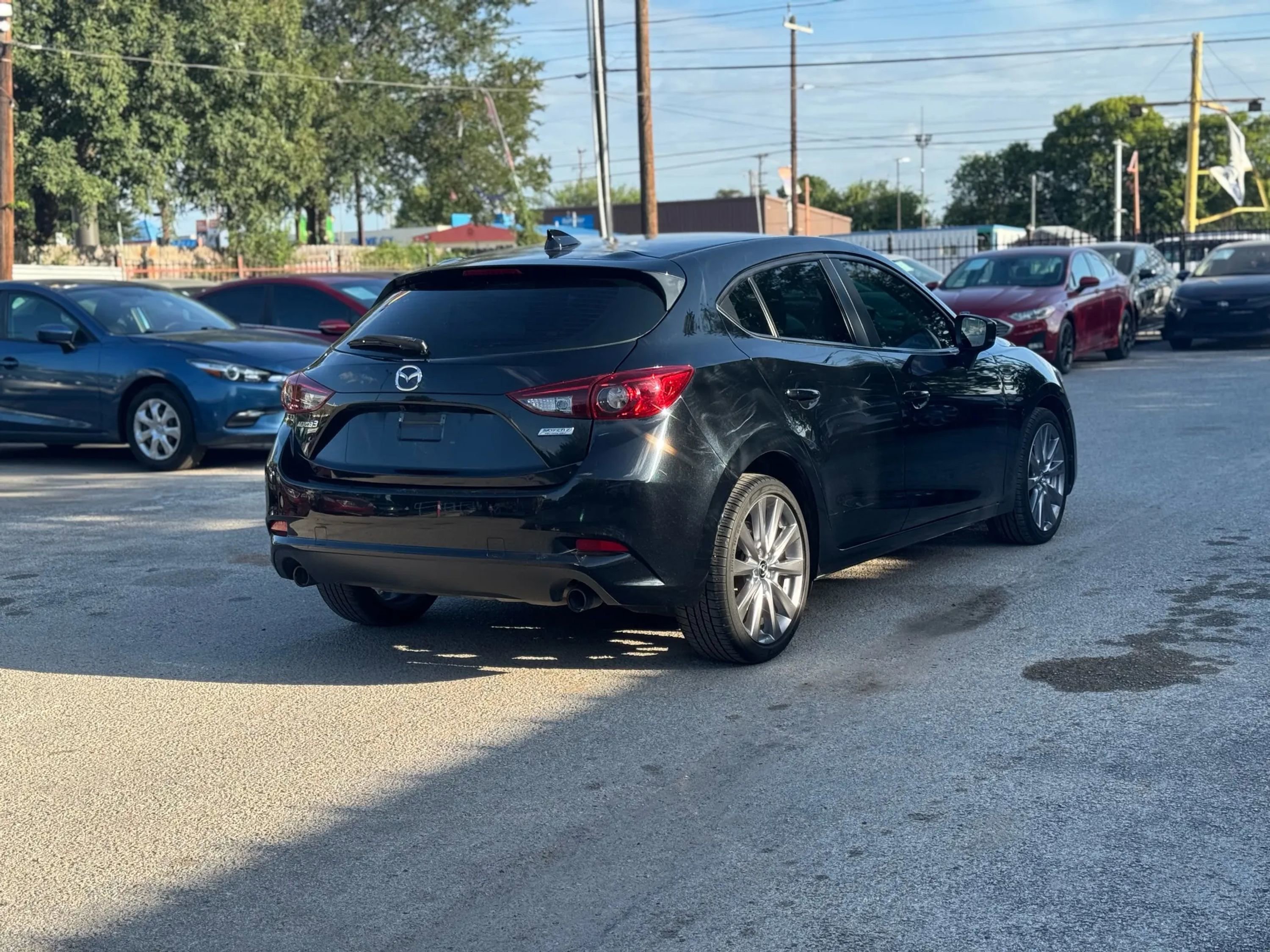 Used 2018 MAZDA MAZDA3 Touring image 8