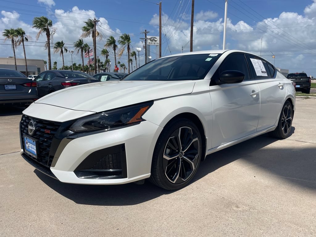 Certified 2024 Nissan Altima 2.5 SR FWD image 1