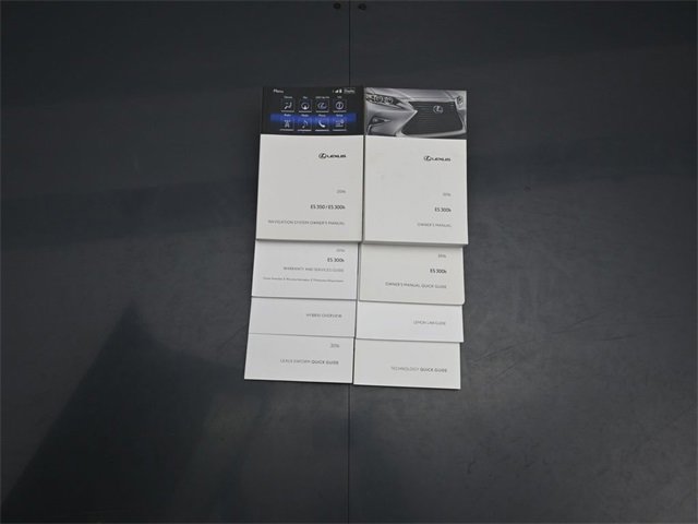 Used 2016 Lexus ES 300h image 41