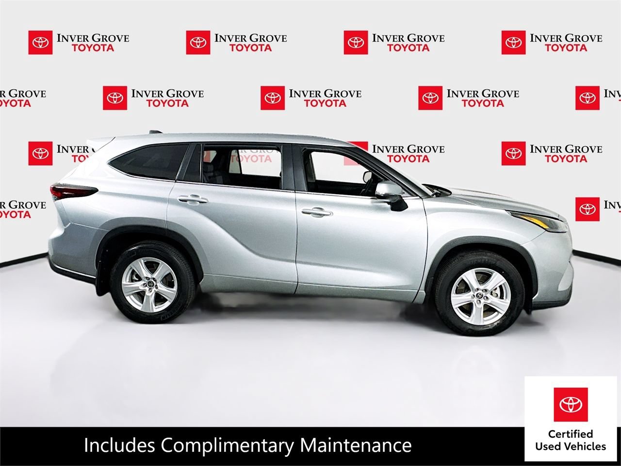 Certified 2024 Toyota Highlander LE AWD/4WD image 4