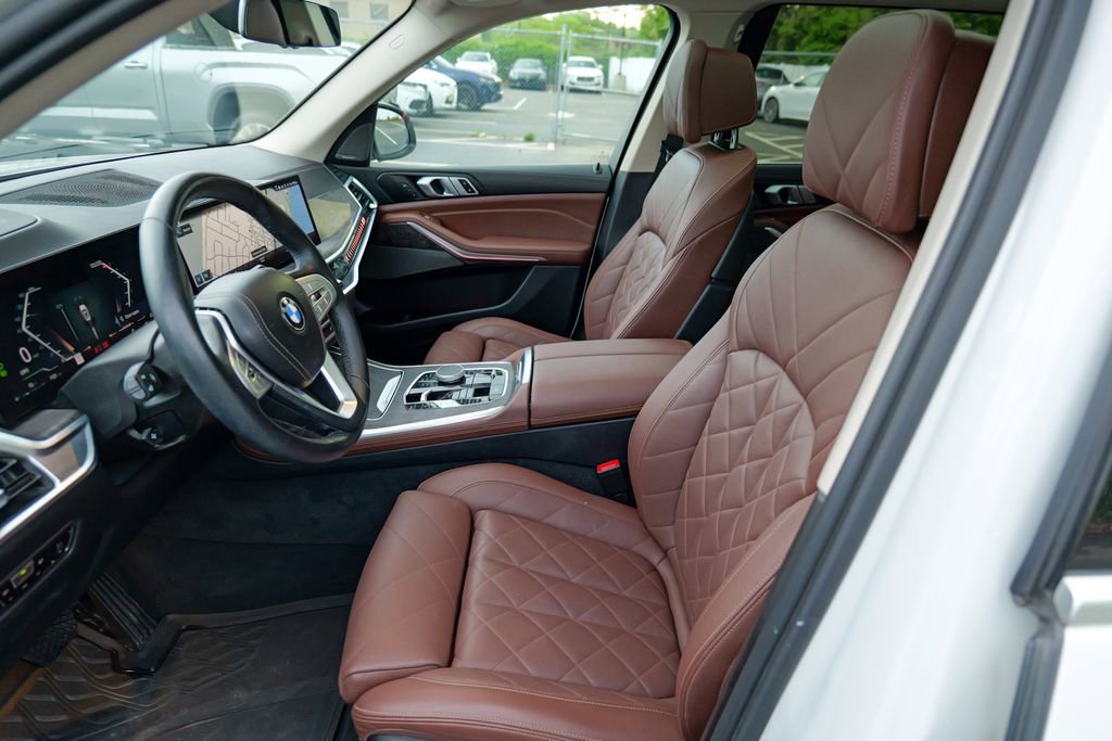 Used 2023 BMW X7 xDrive40i w/ Premium Package AWD/4WD image 21