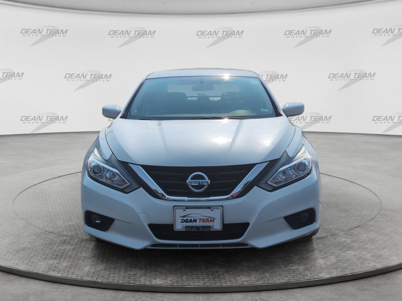 Used 2016 Nissan Altima 2.5 SV FWD image 2