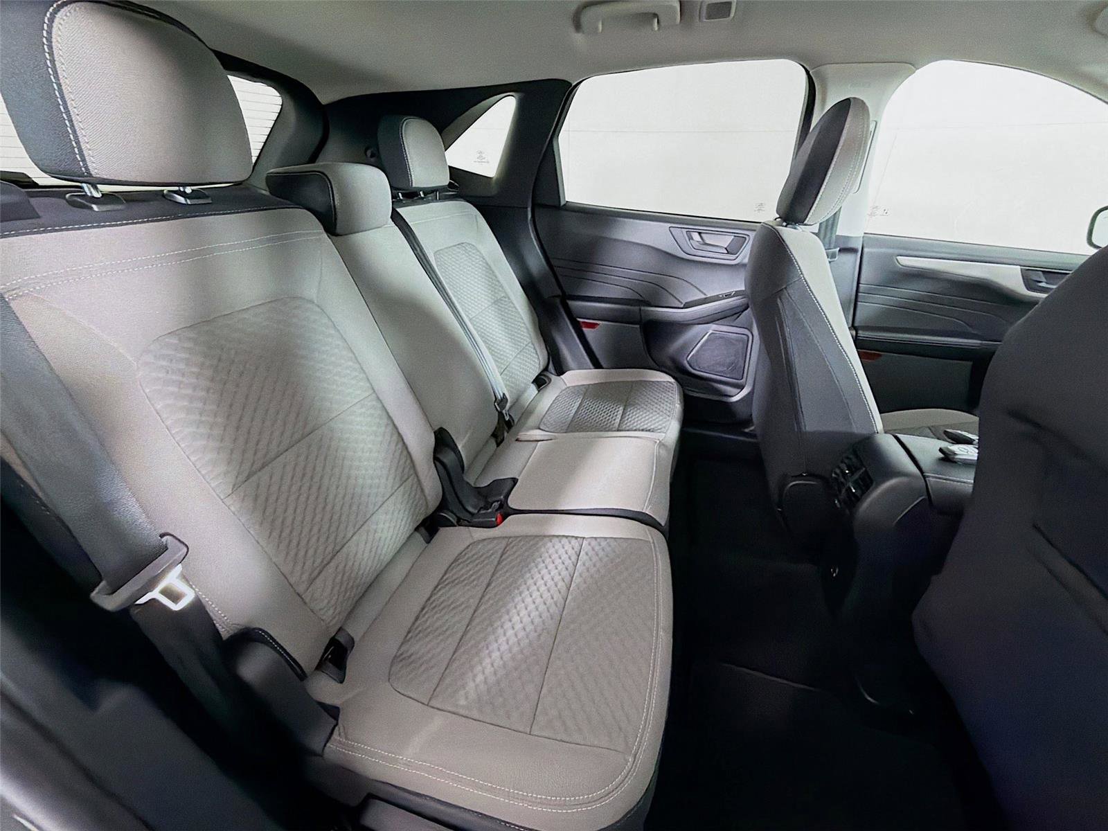 Used 2022 Ford Escape SE w/ Cold Weather Package image 26