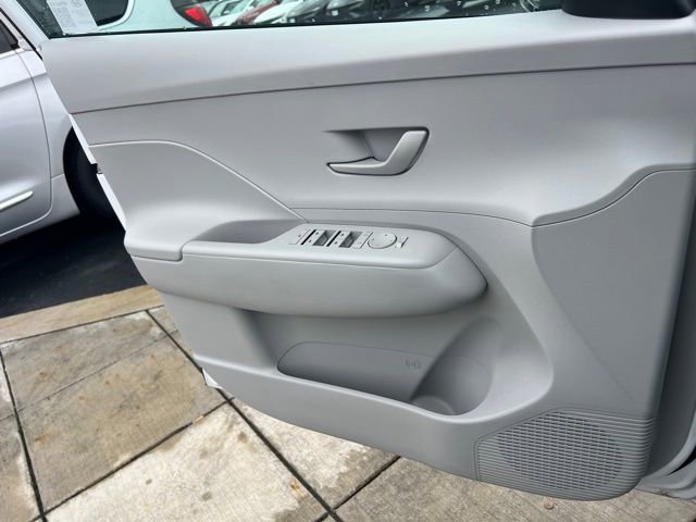 Certified 2025 Hyundai Kona SEL image 17