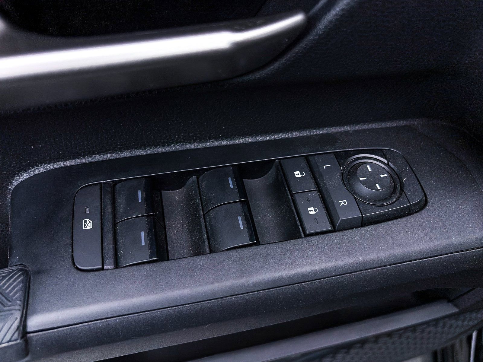 Used 2024 Toyota Tacoma TRD Off-Road w/ TRD Off Road Upgrade Package image 18