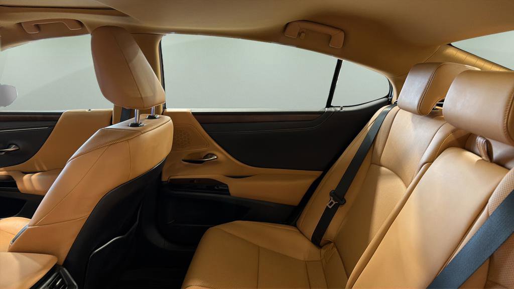 Certified 2024 Lexus ES 350 w/ Premium Package image 17