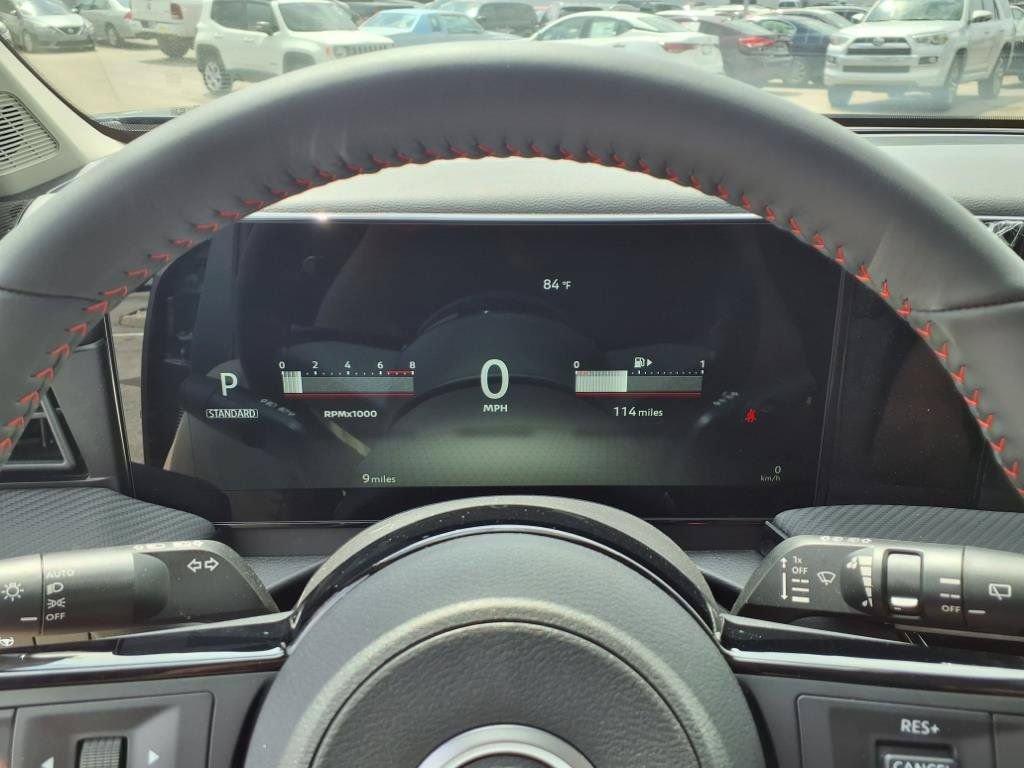 New 2025 Nissan Kicks SR AWD/4WD image 17
