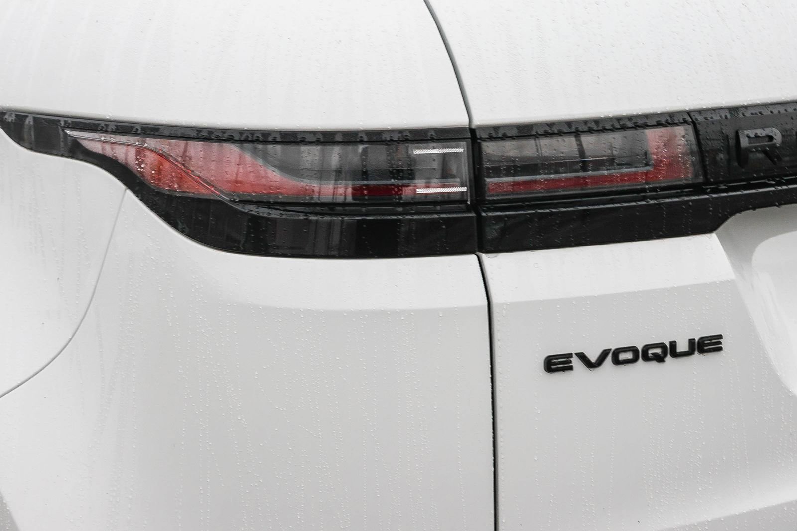 Used 2025 Land Rover Range Rover Evoque S image 11